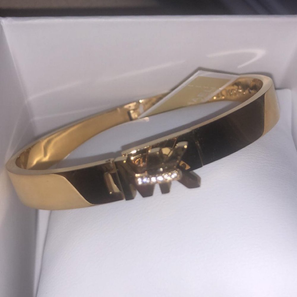 michael kors bangle bracelet. MKJX7699791